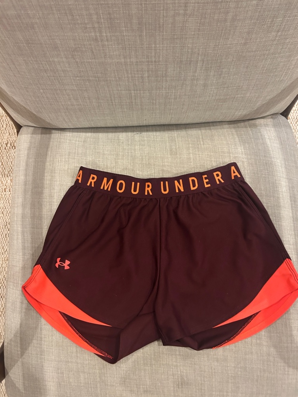 Under Armour Play Up Shorts 3.0 in Dark Maroon - Beta.